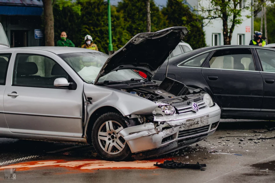 Kierowca Audi nie ustąpił pierwszeństwa i spowodował kolizję - zdjęcie 7