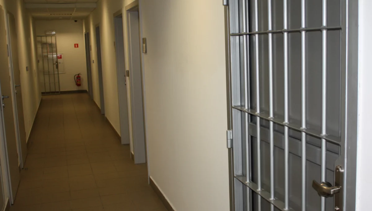 3,4 promila u kierowcy Opla. 52-latek trzeźwieje na komendzie