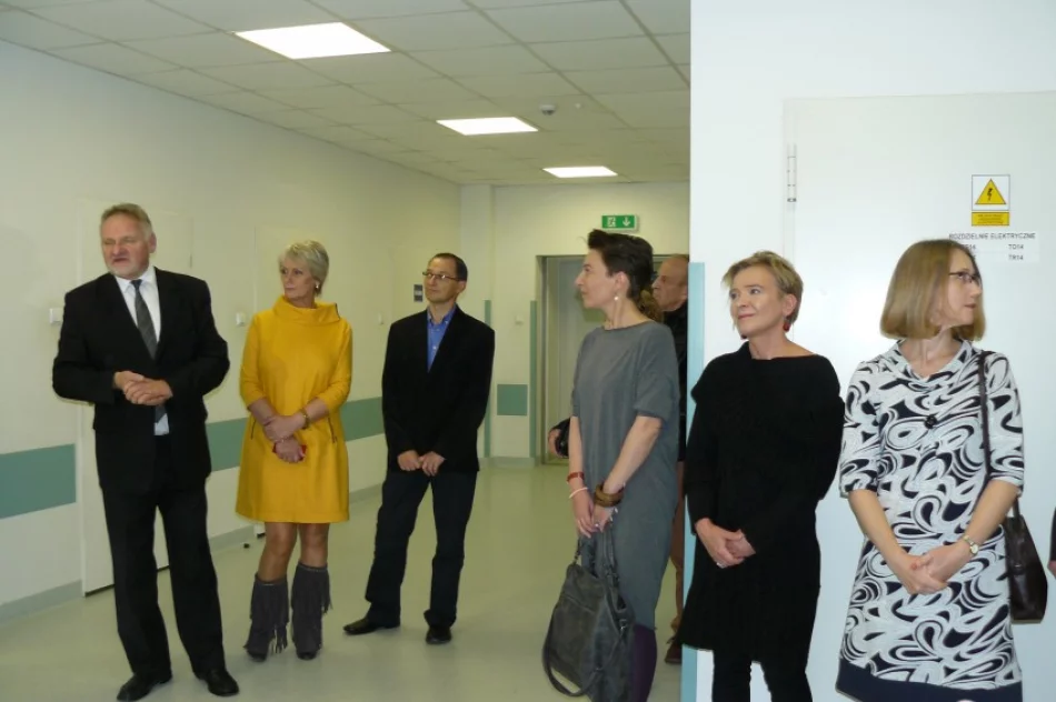 Dzieła sztuki umilą czas pacjentom sądeckiej onkologii - zdjęcie 2