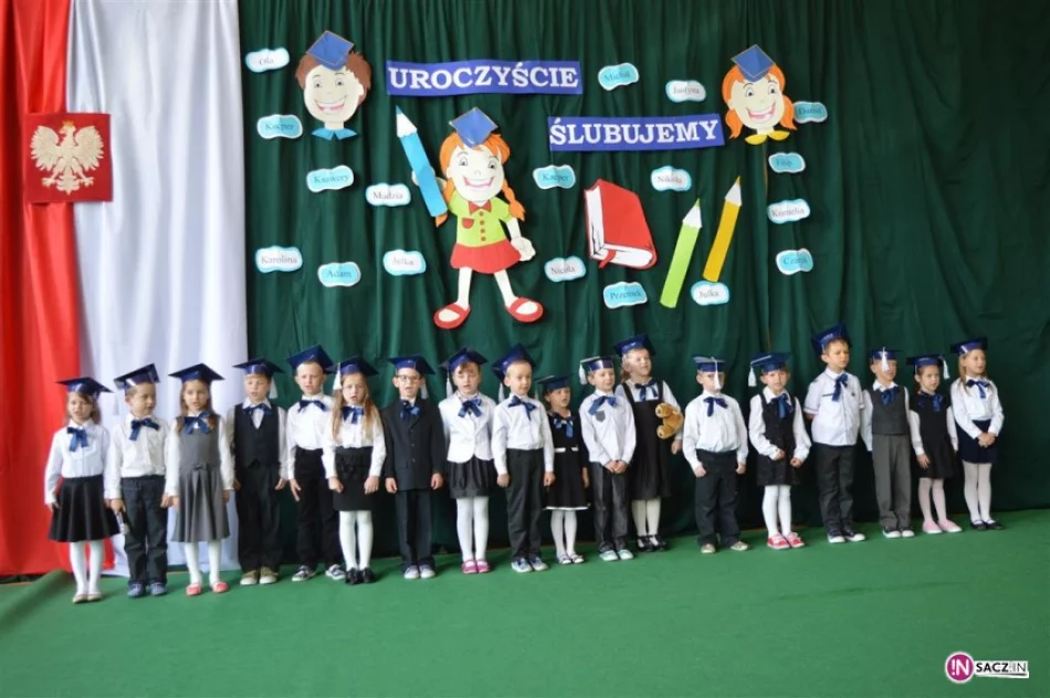 Pierwszaki z Koniuszowej po ślubowaniu - zdjęcie 3