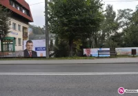 Agitacja na ogrodzeniu wokół urzędu i policji - zdjęcie główne