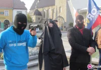 Przebrani za terrorystów protestowali na limanowskim Rynku - zdjęcie główne