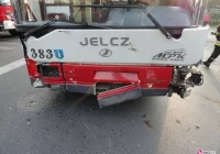 Na ulicy Paderewskiego autobus  MPK zderzył się z samochodem - zdjęcie główne