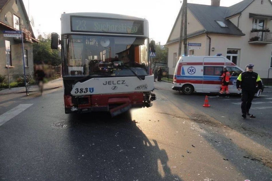 Na ulicy Paderewskiego autobus  MPK zderzył się z samochodem - zdjęcie 3