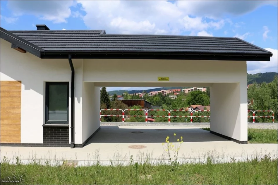 Budynek zaplecza gotowy, trwa budowa ścieżki rowerowej - zdjęcie 6