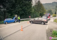 Zderzenie aut - dwie ranne osoby zabrało pogotowie - zdjęcie główne