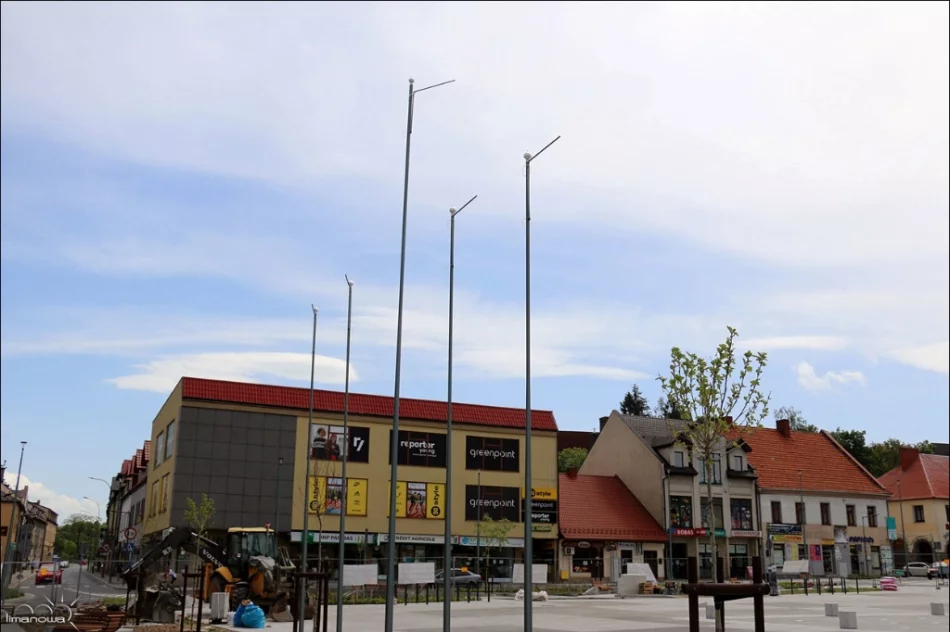 Rewitalizacja postępuje - zobacz jak zmienia się limanowski Rynek - zdjęcie 2