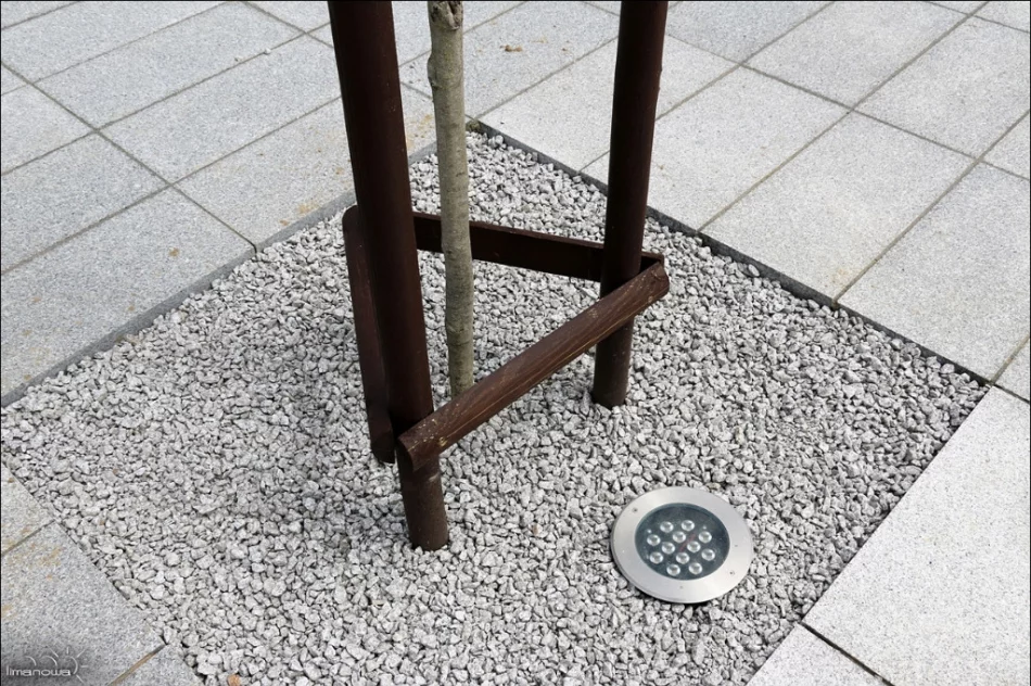 Rewitalizacja postępuje - zobacz jak zmienia się limanowski Rynek - zdjęcie 5