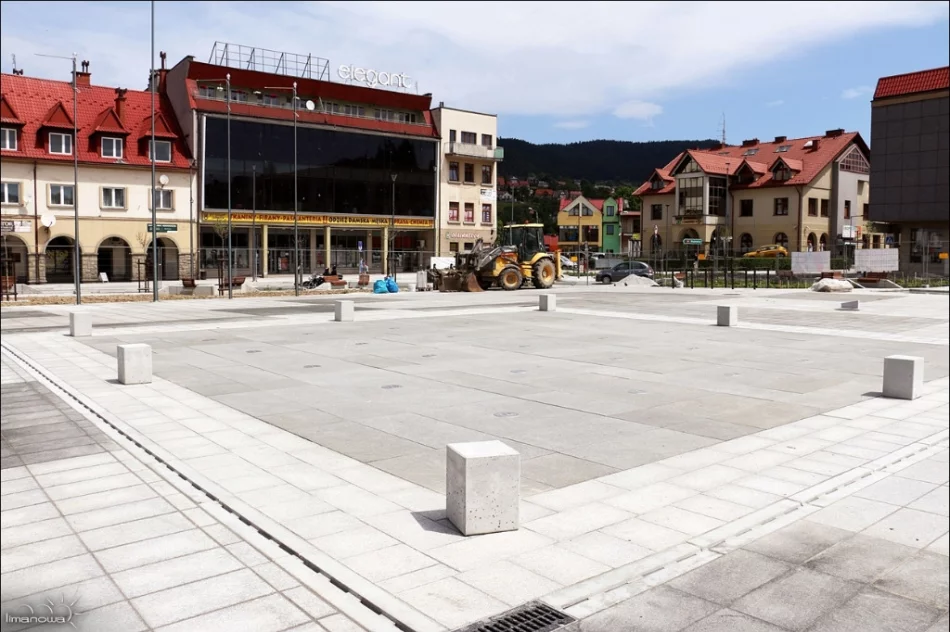 Rewitalizacja postępuje - zobacz jak zmienia się limanowski Rynek - zdjęcie 7