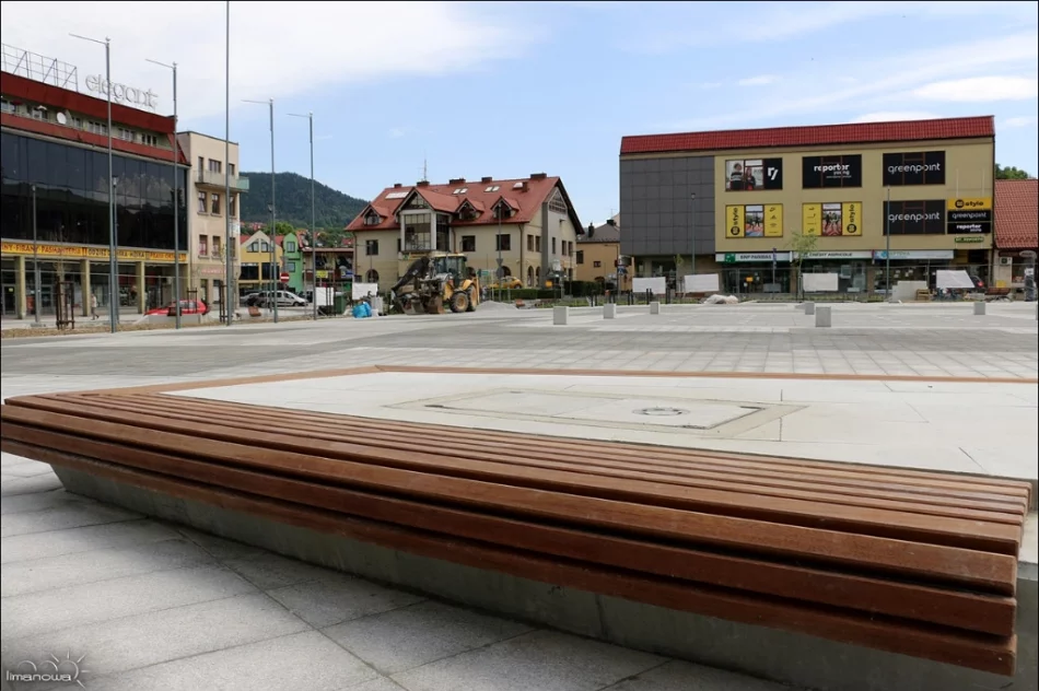 Rewitalizacja postępuje - zobacz jak zmienia się limanowski Rynek - zdjęcie 8