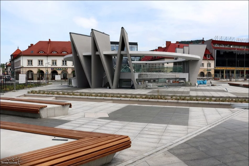 Rewitalizacja postępuje - zobacz jak zmienia się limanowski Rynek - zdjęcie 11