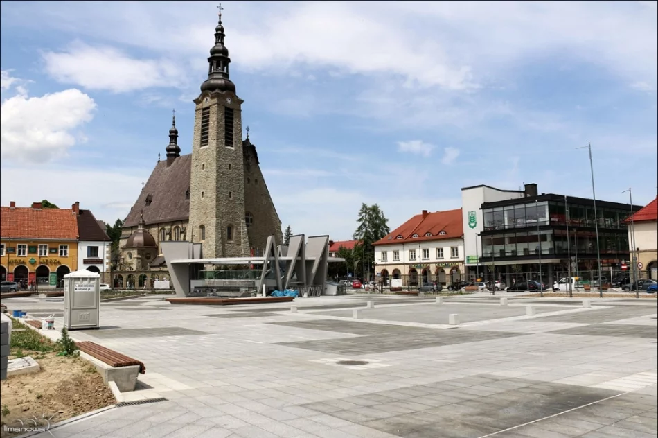 Rewitalizacja postępuje - zobacz jak zmienia się limanowski Rynek - zdjęcie 17