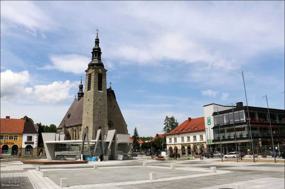 Rewitalizacja postępuje - zobacz jak zmienia się limanowski Rynek - zdjęcie 20