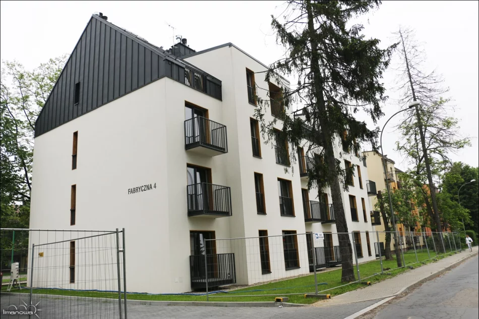ZAKOŃCZENIE ROBÓT BUDOWLANYCH W BLOKU PRZY UL. FABRYCZNEJ - zdjęcie 16
