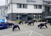 Mundurowi robią pompki - nietypowe wyzwanie i szlachetny cel - zdjęcie główne