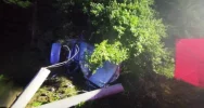 Samochód wypadł z drogi i uderzył w słup energetyczny - jedna osoba zginęła - zdjęcie 4