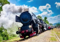 Wakacyjne pociągi retro wracają na tory - zdjęcie główne