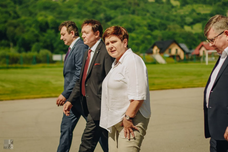 Beata Szydło przyjechała na Limanowszczyznę agitować na rzecz prezydenta Andrzeja Dudy - zdjęcie 6