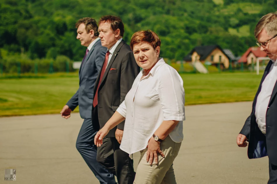 Beata Szydło przyjechała na Limanowszczyznę agitować na rzecz prezydenta Andrzeja Dudy - zdjęcie 7