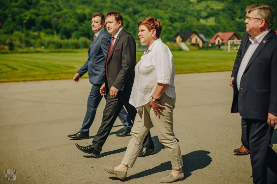 Beata Szydło przyjechała na Limanowszczyznę agitować na rzecz prezydenta Andrzeja Dudy - zdjęcie 8