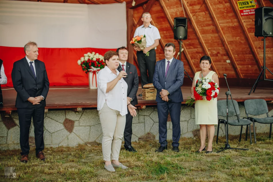 Beata Szydło przyjechała na Limanowszczyznę agitować na rzecz prezydenta Andrzeja Dudy - zdjęcie 14