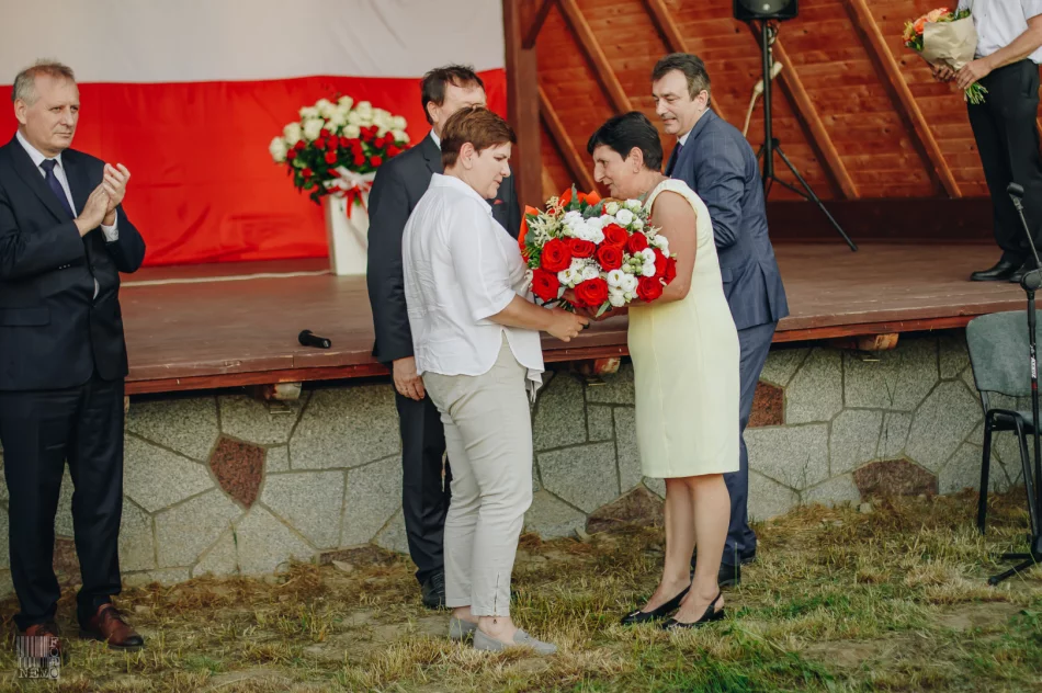 Beata Szydło przyjechała na Limanowszczyznę agitować na rzecz prezydenta Andrzeja Dudy - zdjęcie 16