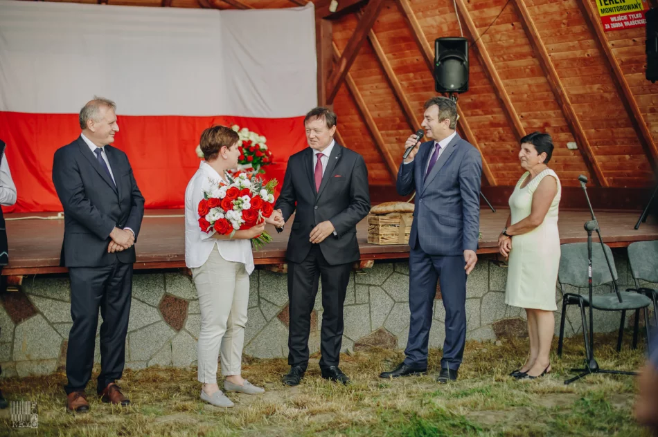 Beata Szydło przyjechała na Limanowszczyznę agitować na rzecz prezydenta Andrzeja Dudy - zdjęcie 19