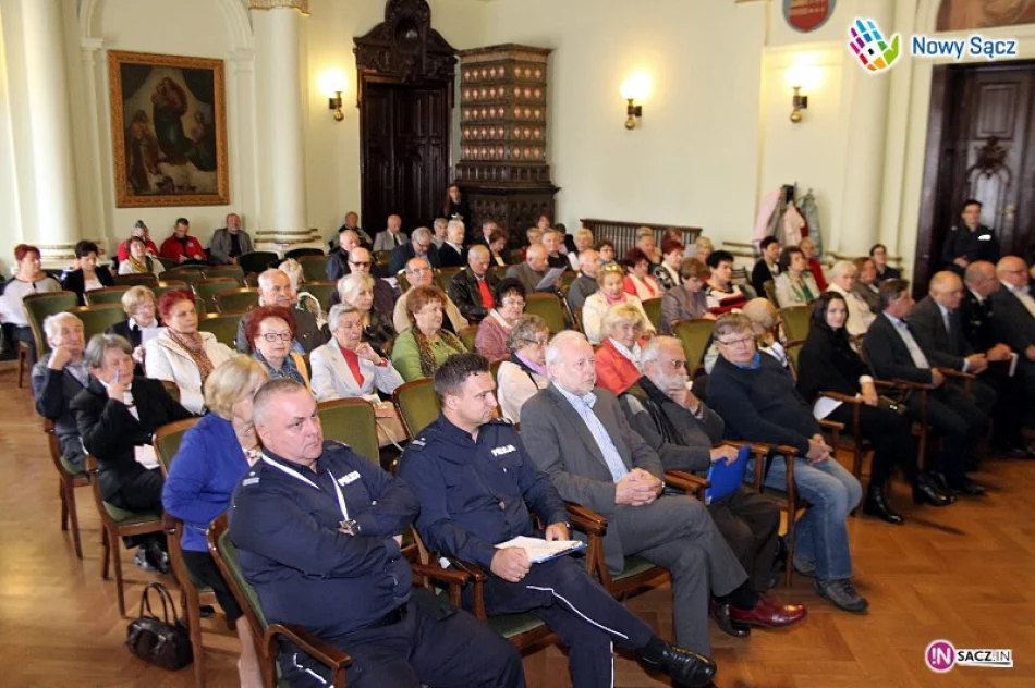 „Bądź widoczny, bądź bezpieczny” – debata społeczna dla seniorów - zdjęcie 2