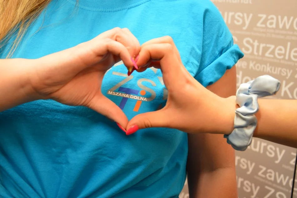 Wirtualnie poznawali szkołę i jej ofertę - zdjęcie 4