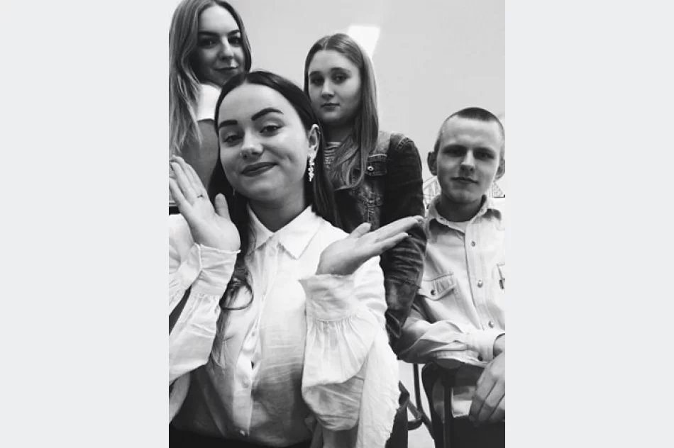 Wirtualnie poznawali szkołę i jej ofertę - zdjęcie 6