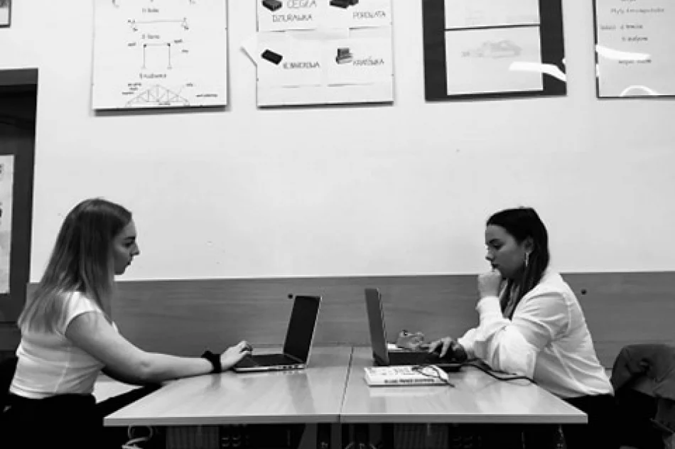 Wirtualnie poznawali szkołę i jej ofertę - zdjęcie 7