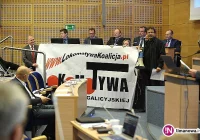 'Lokomotywa' protestowała w sejmiku. Radni wystosowali apel - zdjęcie główne
