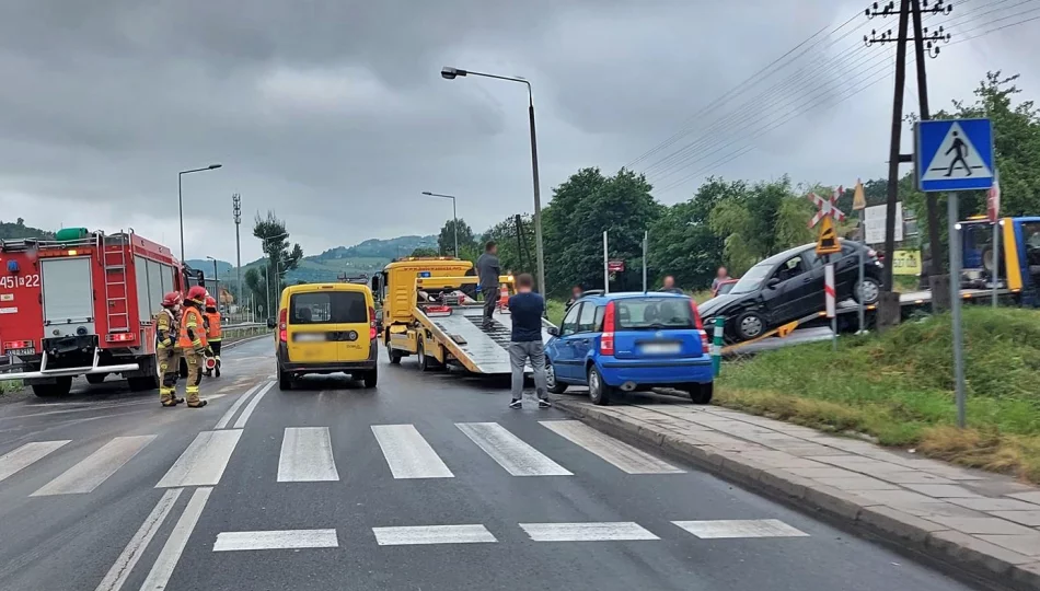 Zderzenie trzech pojazdów zakończone mandatem - zdjęcie 1