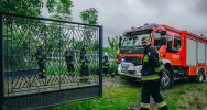 Mężczyzna próbował ugasić pożar. Z poparzeniami trafił do szpitala - zdjęcie 4