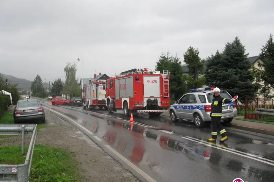 Czołowe zderzenie dwóch osobówek - zdjęcie 2