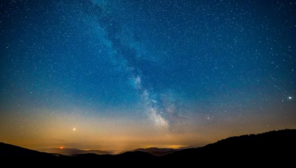 Naturalne nocne niebo nad Polską już nie występuje - zdjęcie 1