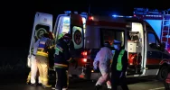 Czołowe zderzenie samochodów - 3 osoby trafiły do szpitala - zdjęcie 3