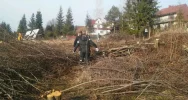 Prace przy stadionie - pomagają samorząd i lokalni przedsiębiorcy - zdjęcie 4
