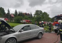 Zapalił się samochód zaparkowany w garażu - zdjęcie główne