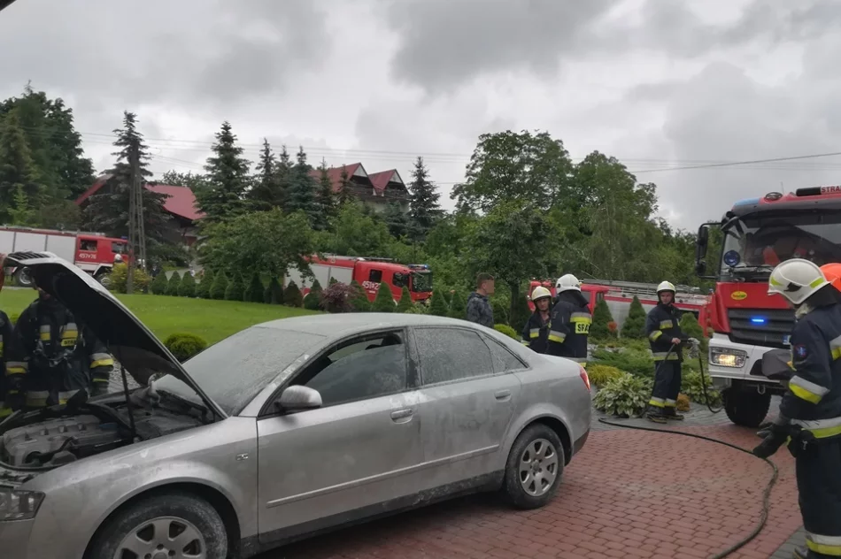 Zapalił się samochód zaparkowany w garażu - zdjęcie 5