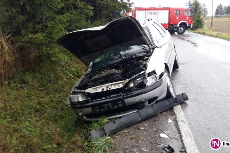 Zderzenie dwóch opli. Jedną osobę zabrano do szpitala - zdjęcie 2