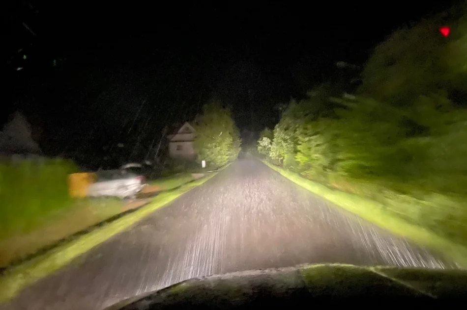 Ulewy: 300 interwencji straży, w poniedziałek 22 domy podtopione. Prezydent w Łapanowie - zdjęcie 6