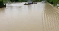 Trudna sytuacja w Kasince Małej i Węglówce - zalane domy, szkoła, uszkodzone drogi - zdjęcie 3