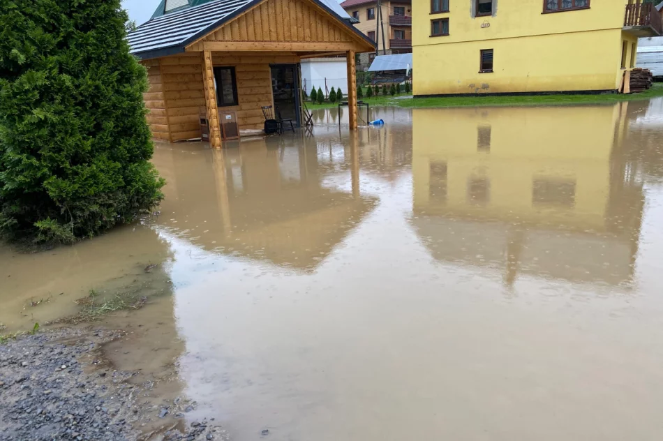 Trudna sytuacja w Kasince Małej i Węglówce - zalane domy, szkoła, uszkodzone drogi - zdjęcie 16
