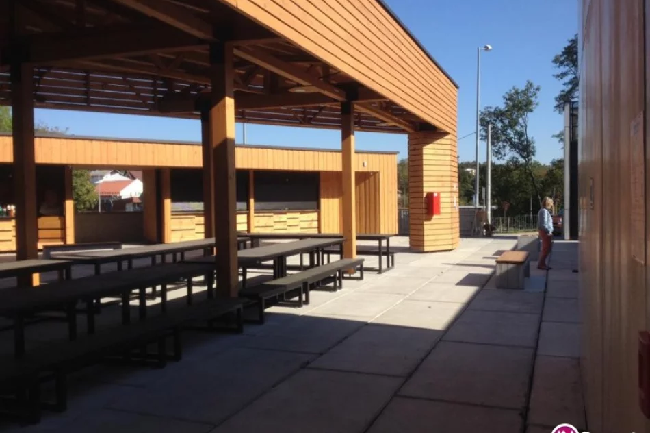 Targ 'otwiera podwoje' i dalej świeci pustkami - zdjęcie 3