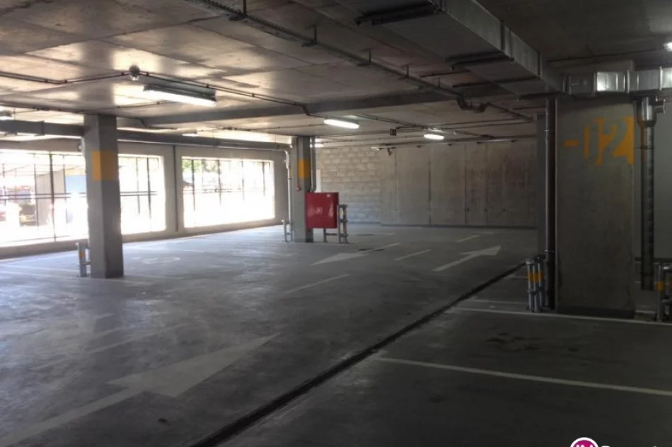 Targ 'otwiera podwoje' i dalej świeci pustkami - zdjęcie 4