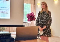 Żona kandydata na prezydenta odwiedziła dom dziecka i spotkała się z seniorami - zdjęcie główne