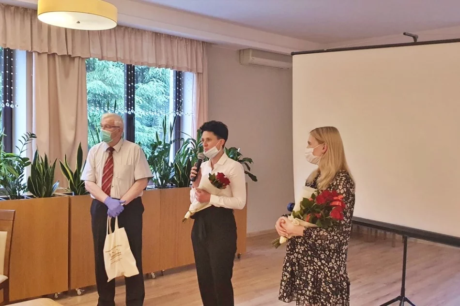 Żona kandydata na prezydenta odwiedziła dom dziecka i spotkała się z seniorami - zdjęcie 5