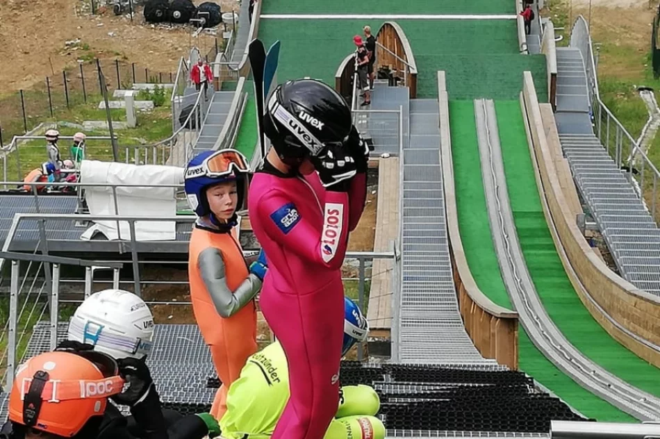 Młodzi skoczkowie wytrwale trenują cały rok - zdjęcie 6