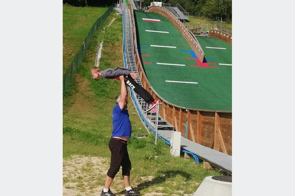 Młodzi skoczkowie wytrwale trenują cały rok - zdjęcie 9